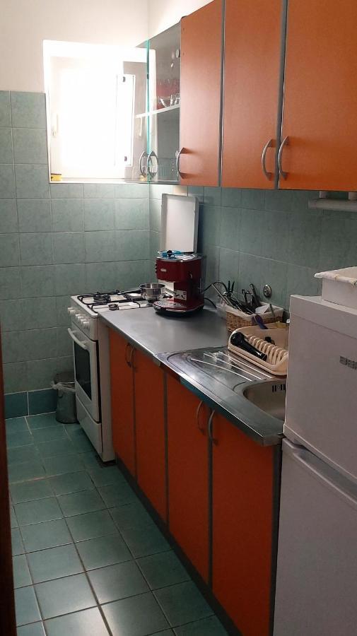 Apartmani Ana Karlobag Exterior photo